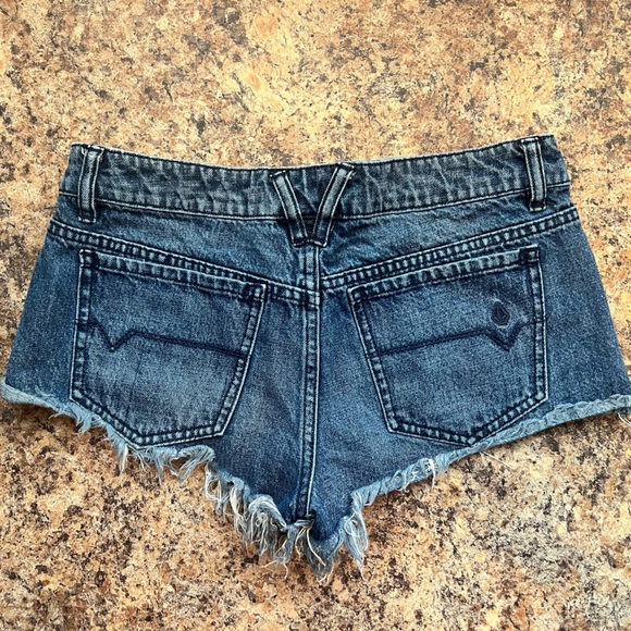 Volcom Yae Cut-Off Shorts, Size 3/26 - Picture 3 of 5